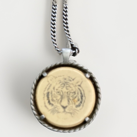 Vintage Avon Silver Tone Bengal Tiger 18 inch Chain Men Women - Picture 1 of 3